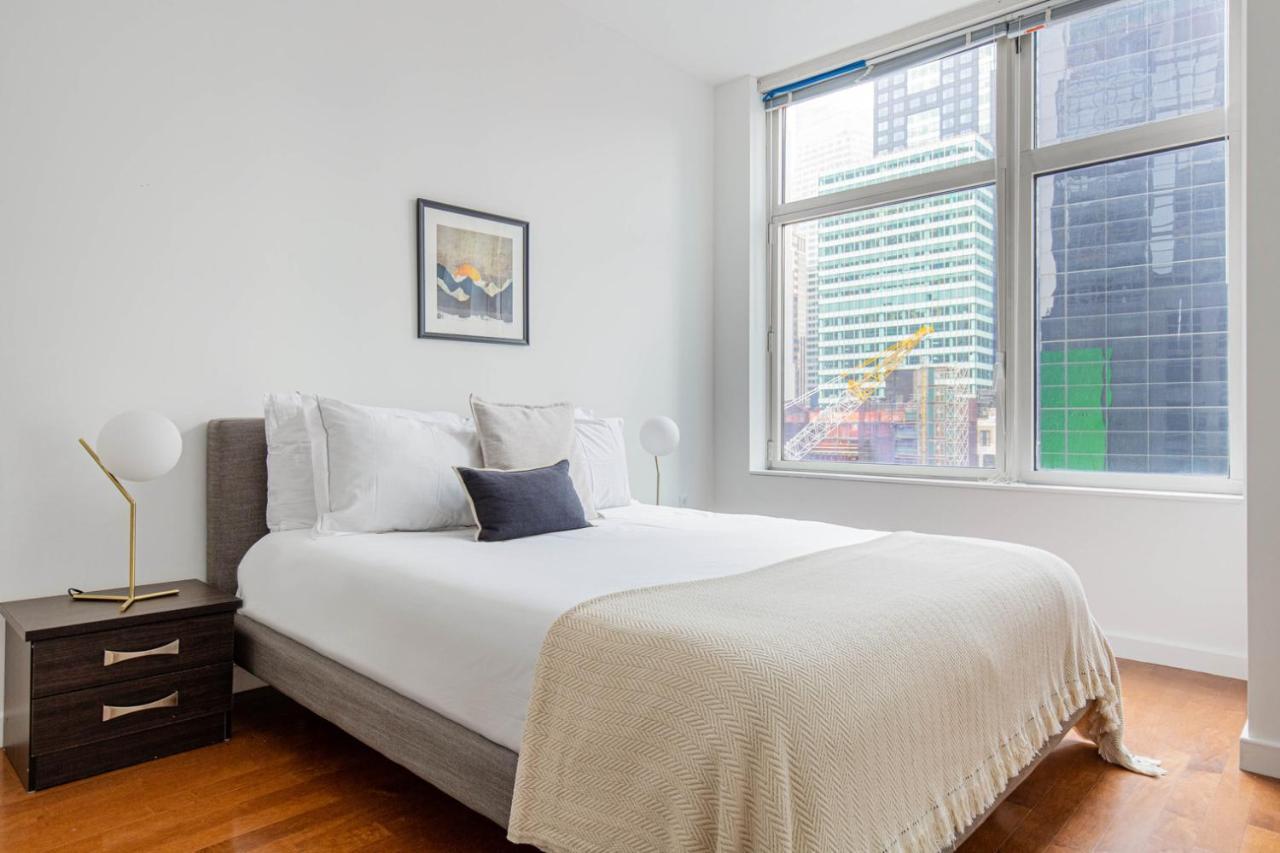 Midtown 1br W Doorman Gym Nr Theater District Nyc-595 *